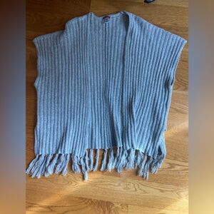 Gray Ribbed Knit Sweater Vest Sleeveless with Fringe Wool